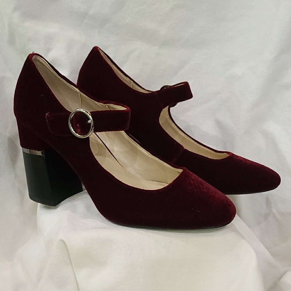 JONES New York Red Velvet Shoes Size 7.5